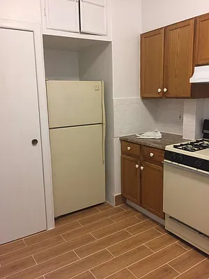 Rented by Metroline Realty | media 4