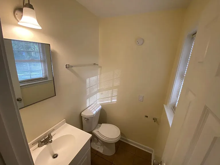 6910 Damascus Rd — Photo 11