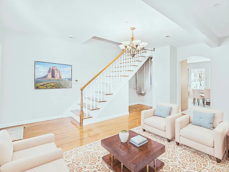 47 Campbell St #2 — Photo 16