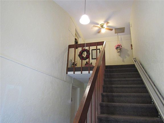 5th image of 100 E Oak Terrace Dr APT F3