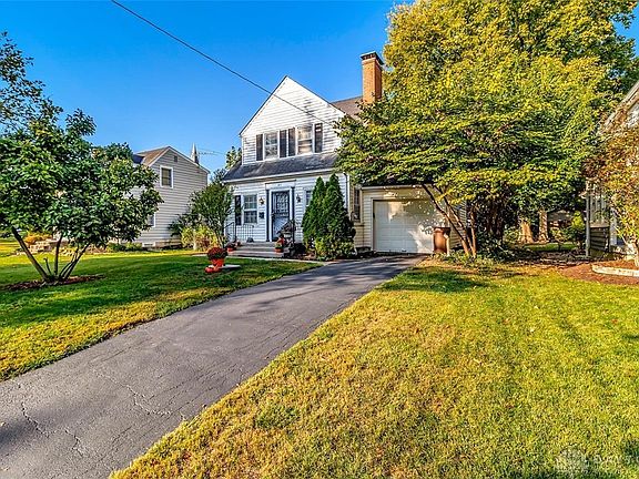 3rd image of 211 Grove Ave
