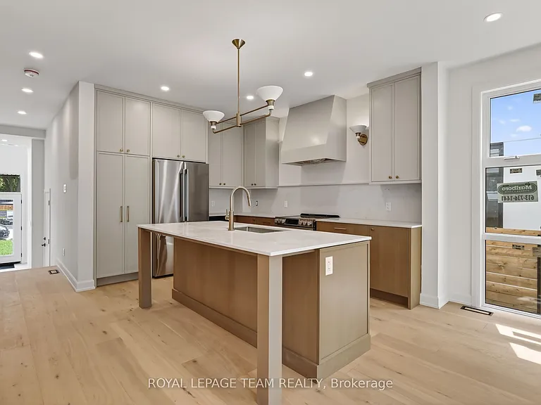 608 Tweedsmuir Ave #A — Photo 5