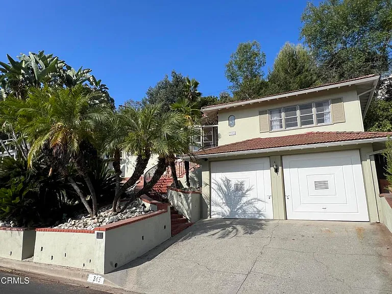 345 Malcolm Dr — Photo 1