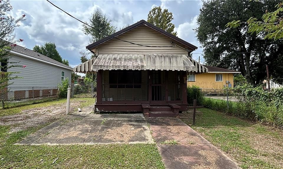 1st image of 3012 Newton St