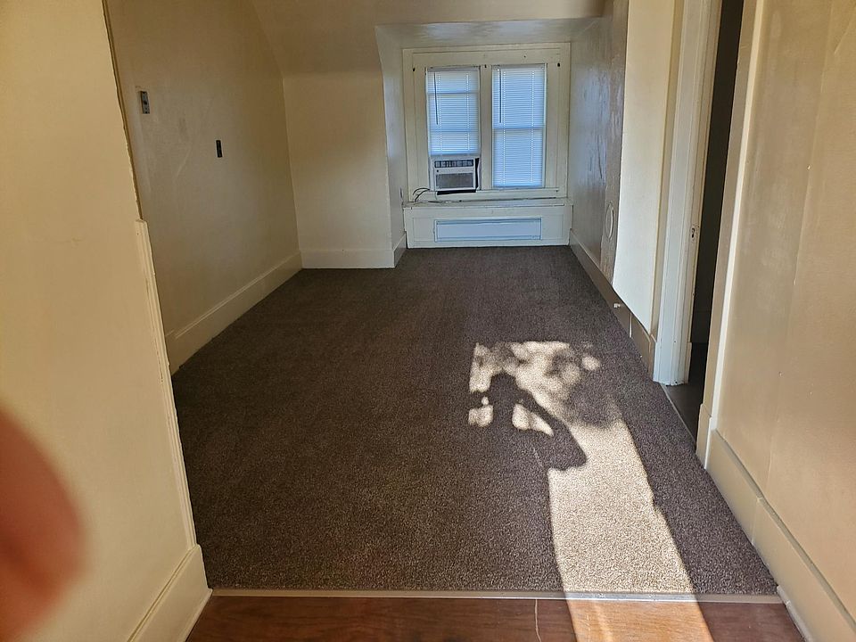 1st image of 315 W 8th Ave #B
