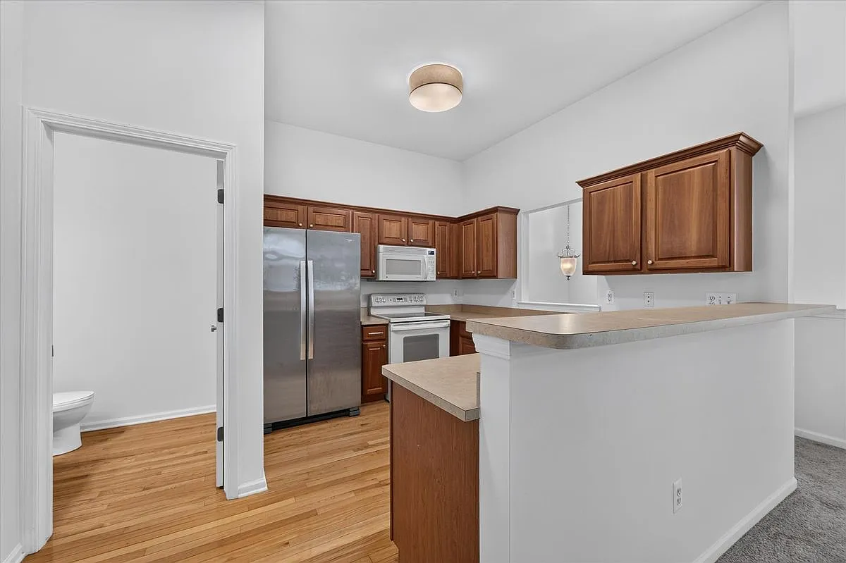 2 bed, 2.5 bath, 1468 sqft, $2,250 — Photo 4