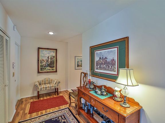 4th image of 1823 E Rockwood Blvd