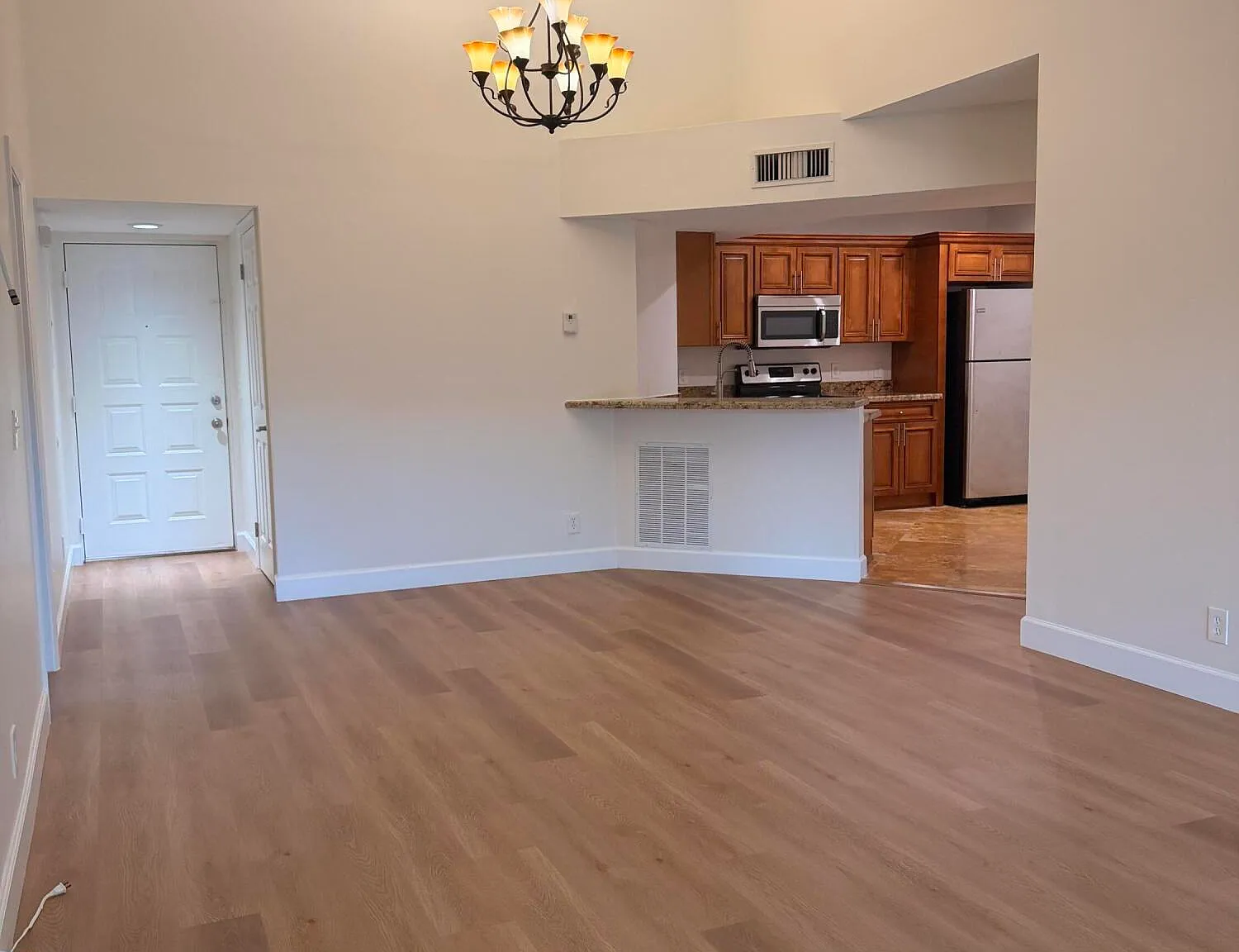 2 bed, 2.0 bath, 984 sqft, $2,200 — Photo 4