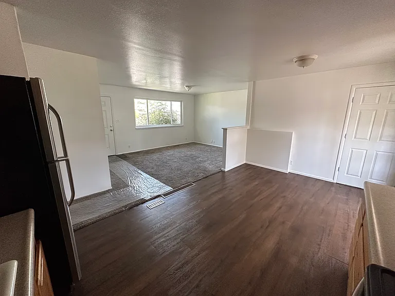 385 W 300th St N #1 — Photo 3