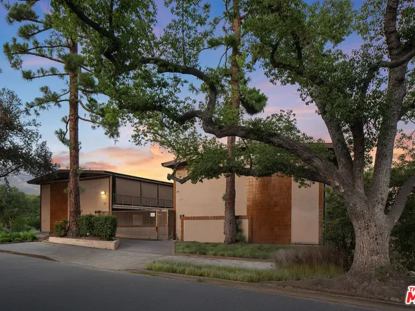 108 N Grand Oaks Ave, Pasadena, CA 91107