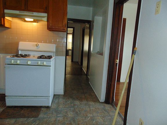 4th image of 7035 S Ashland Ave APT 1