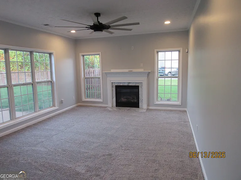 305 Sunderland Cir — Photo 7