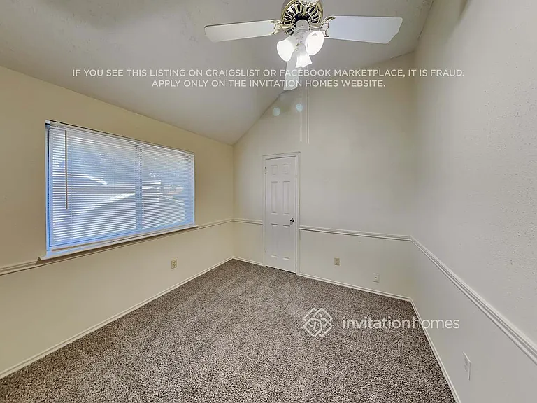 10514 Wayward Wind Ln — Photo 10