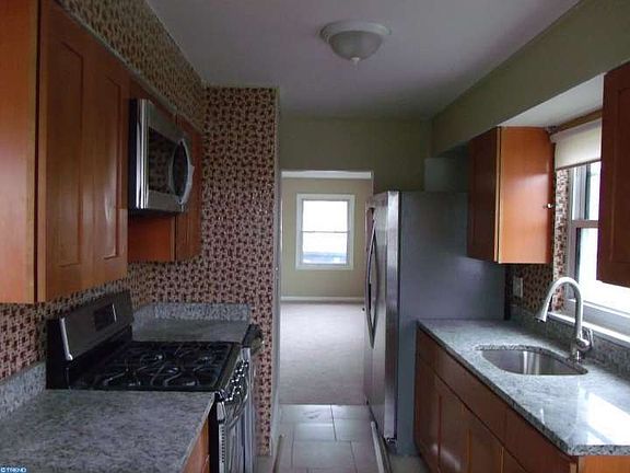4th image of 1620 Coleman St