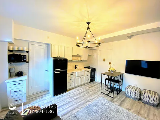 Sold by Daniel Gale Sotheby's International Realty | media 4