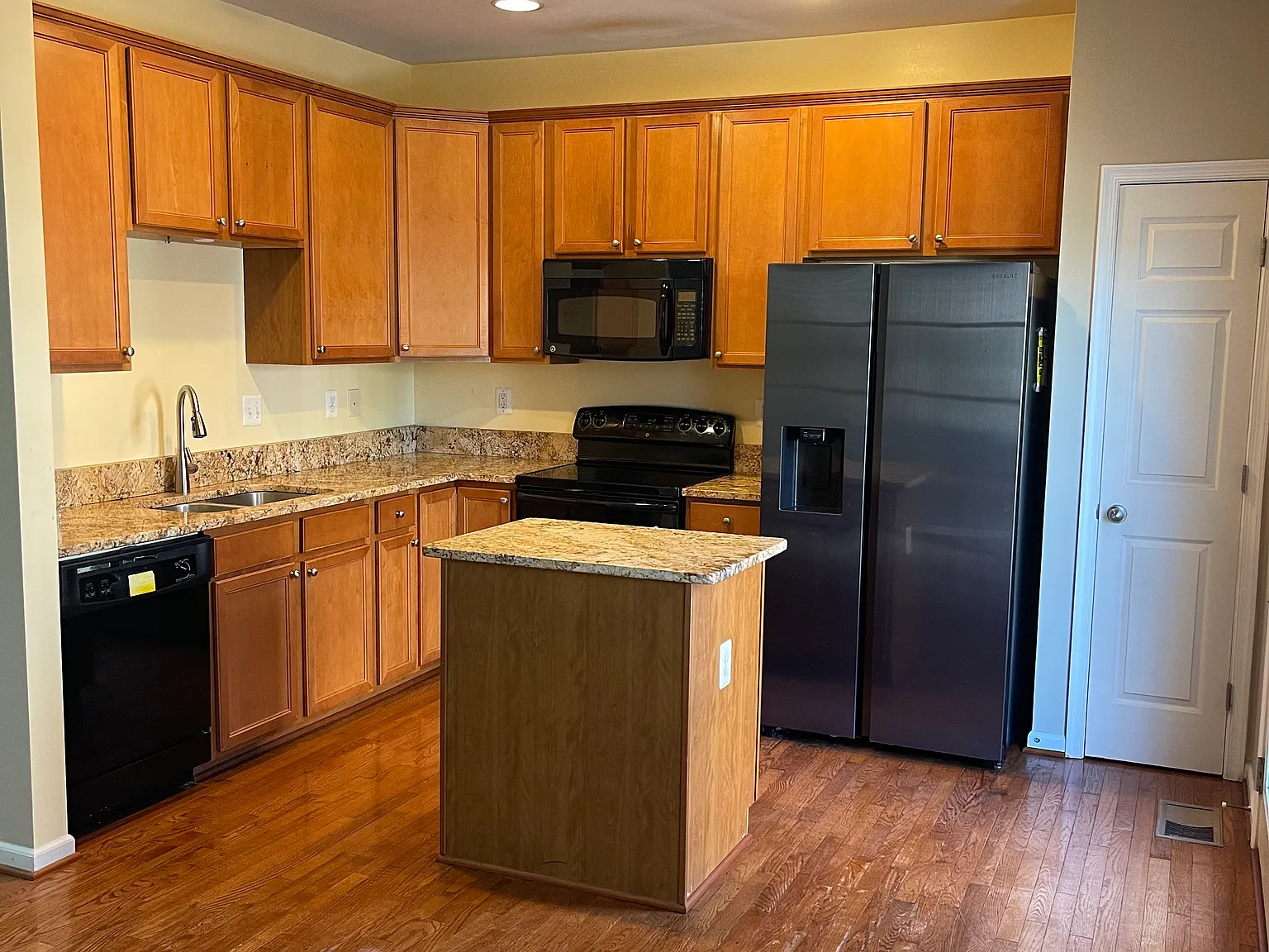 8162 Mission Rd — Photo 3
