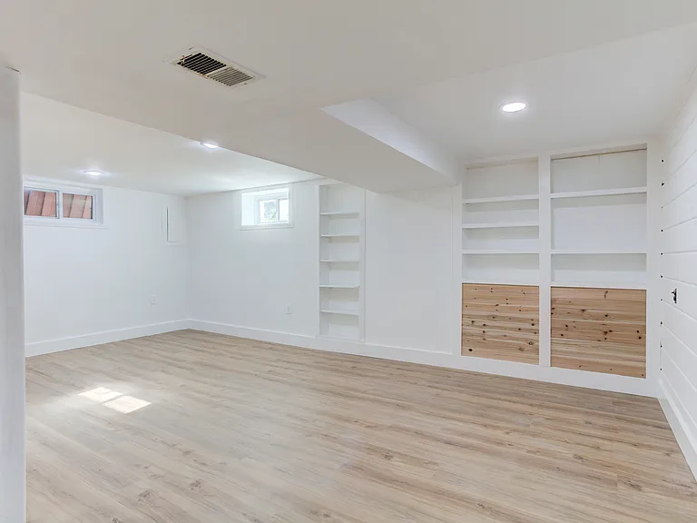6019 Amherst Ave — Photo 37