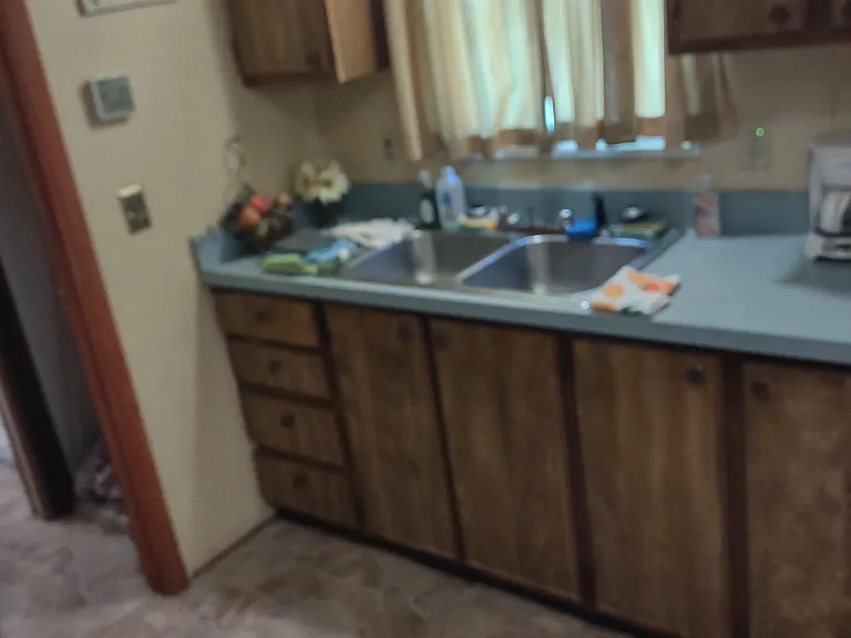 647 Railroad Ave — Photo 5
