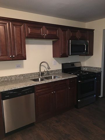 2nd image of 2629 Country Oaks Ct