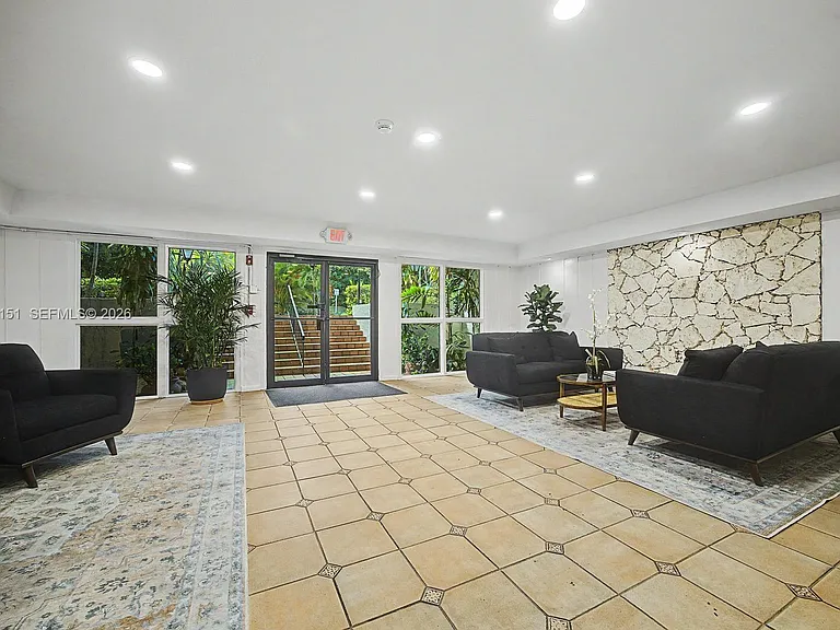 1205 Mariposa Ave #415 — Photo 17
