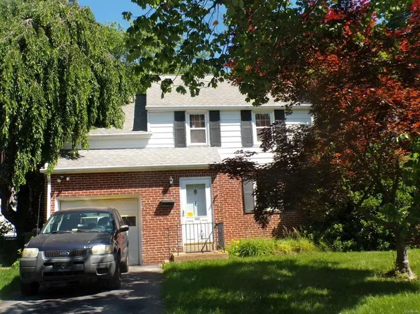411 Goodley Rd, Wilmington, DE 19803