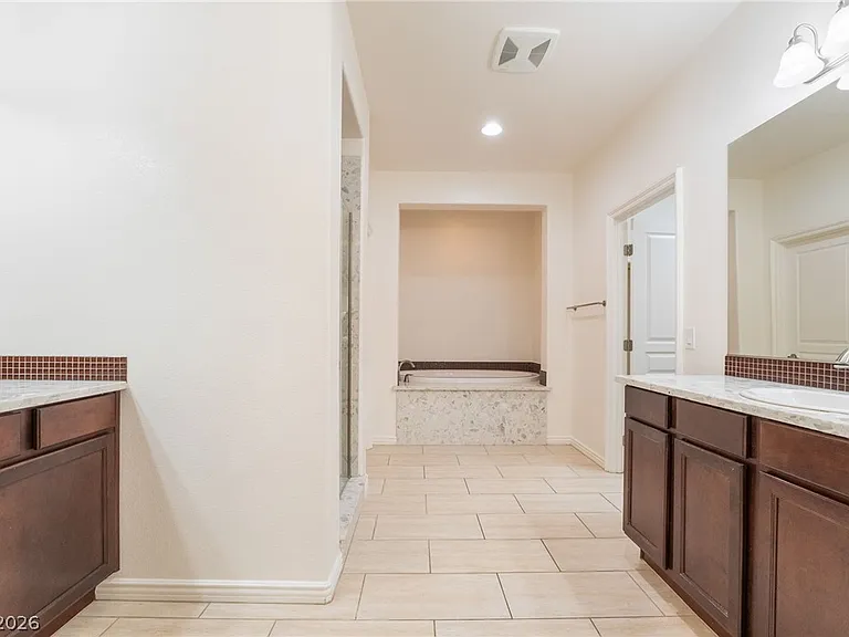 9835 High Alpine St — Photo 29