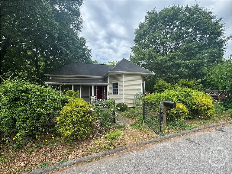 1734 E Broad St #A — Photo 2