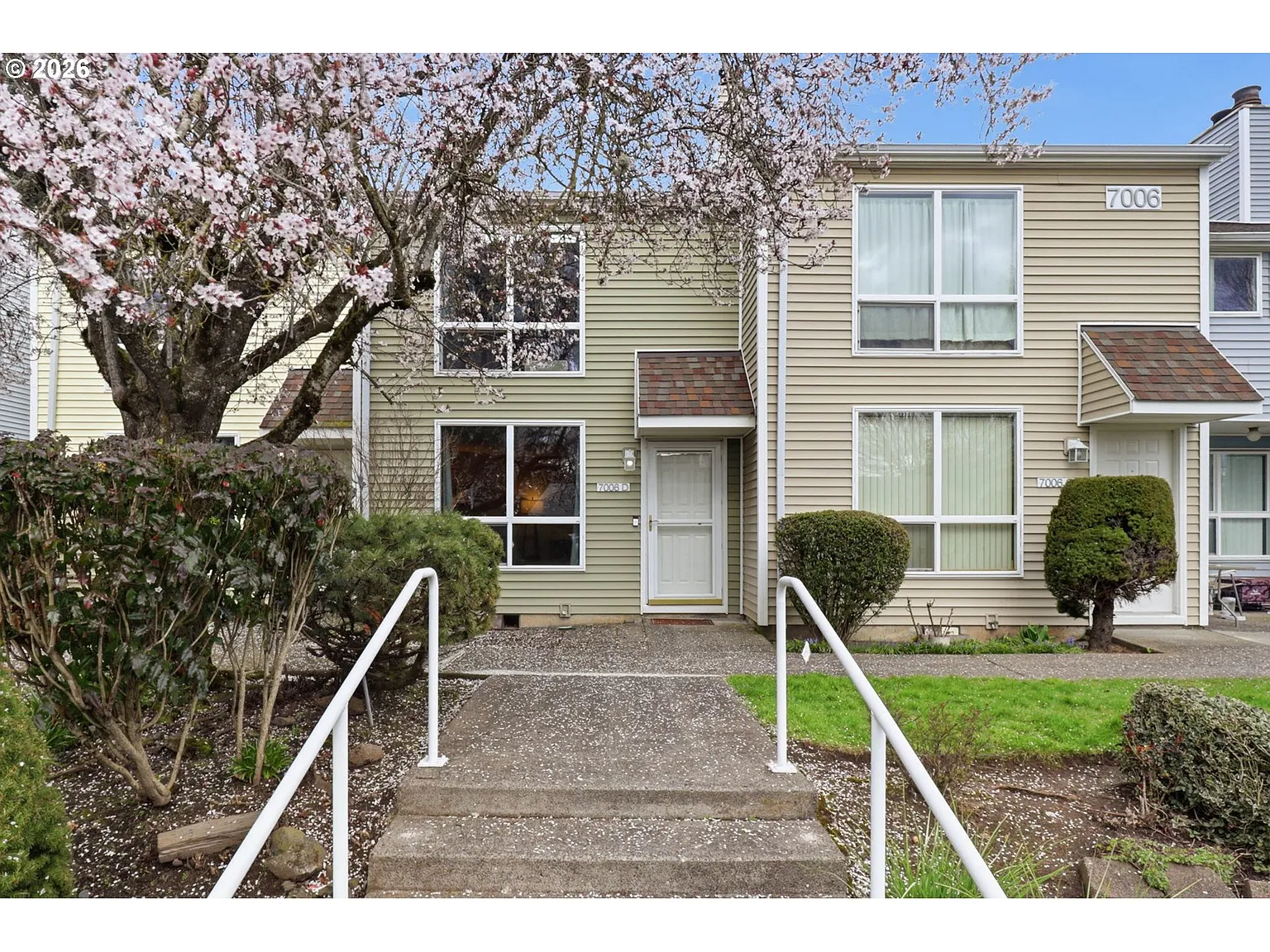 7006 NE 43rd St APT D photo 1