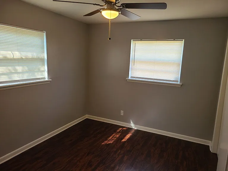 604 Ellen Dr — Photo 17