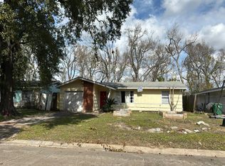 422 Surratt Dr, Houston, TX 77091