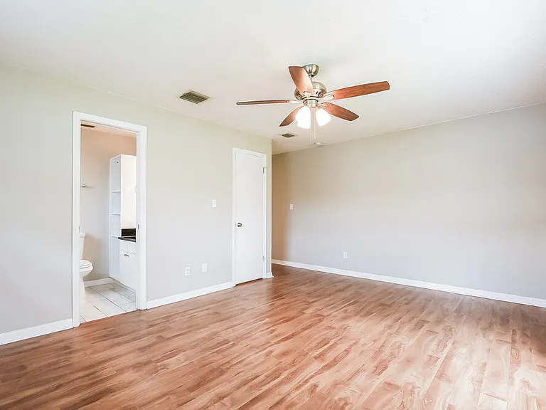 8318 Mattituck Cir — Photo 10