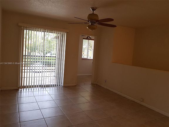 3rd image of 509 Gardens Dr APT 202