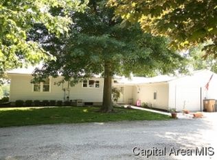 9131 Johns Creek Rd, Loami, IL 62661