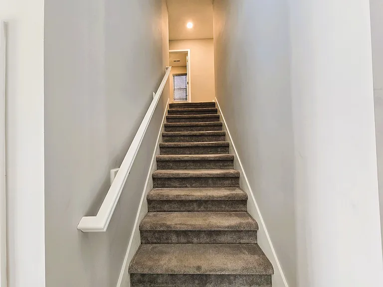 18025 Hauser St — Photo 11