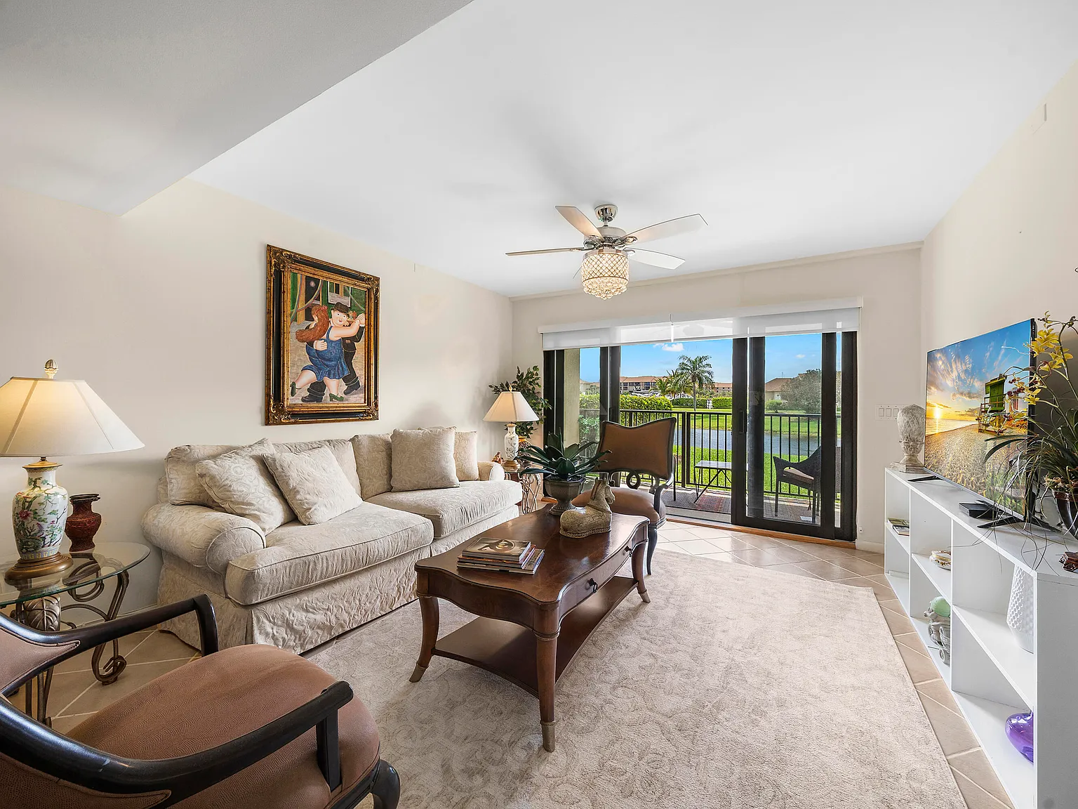 2 bed, 2.0 bath, 1385 sqft, $4,800 — Photo 2
