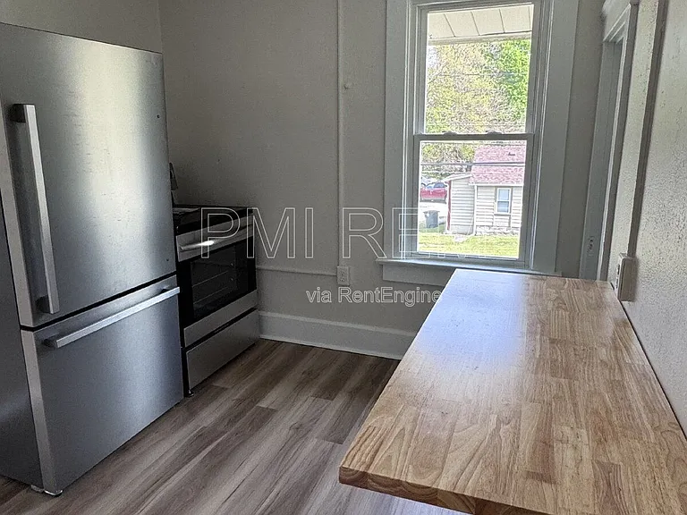 470 Sumner St #2 — Photo 3