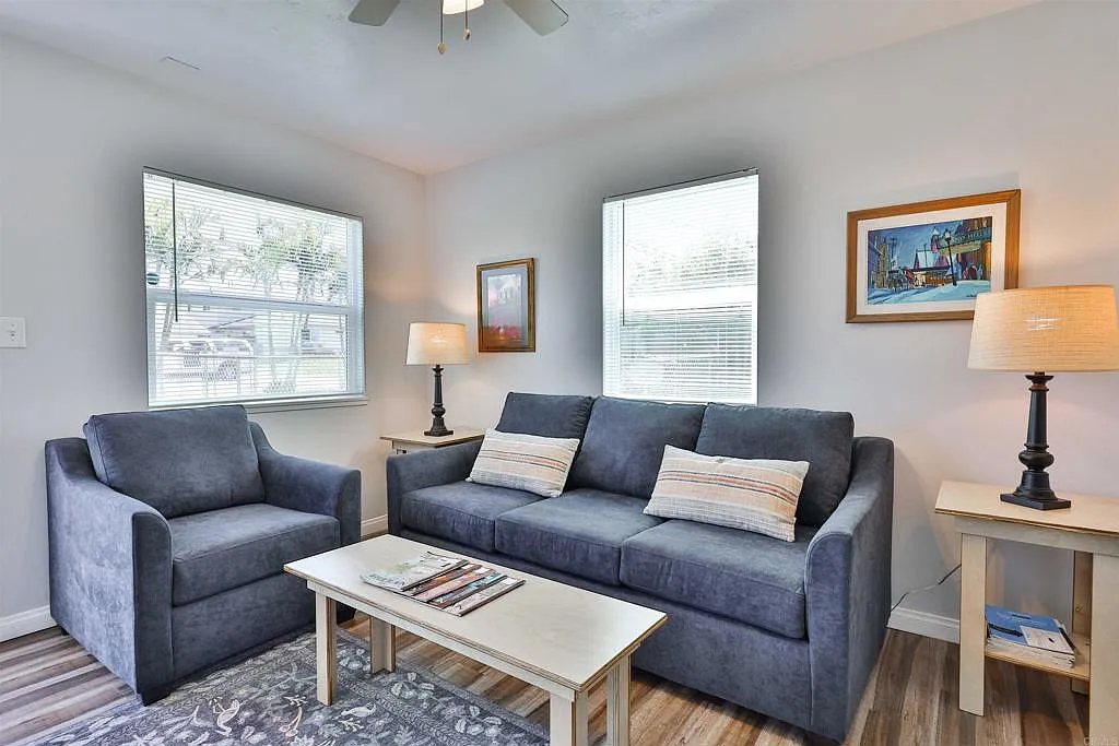 1 bed, 400 sqft, $2,700 — Photo 3