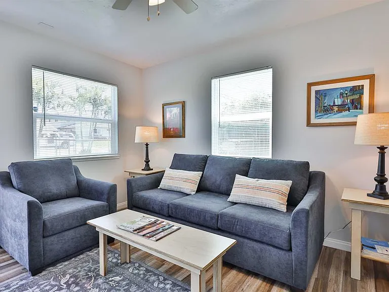 520 Delaware St — Photo 3