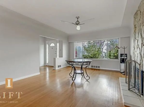 4861 Highlawn Dr #4861, Burnaby, BC V5C 3T2