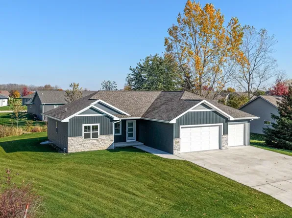 240 Fairway Dr, Luxemburg, WI 54217