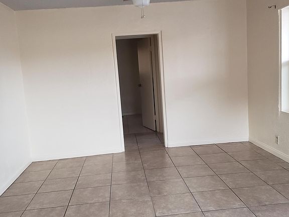 4th image of 1825 Moser Dr