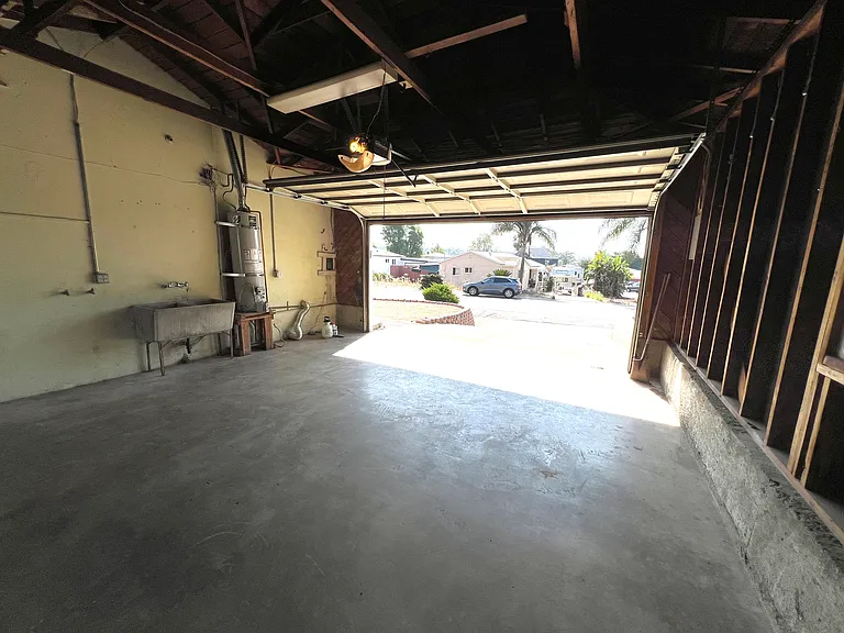 6320 Blanchard Rd — Photo 15