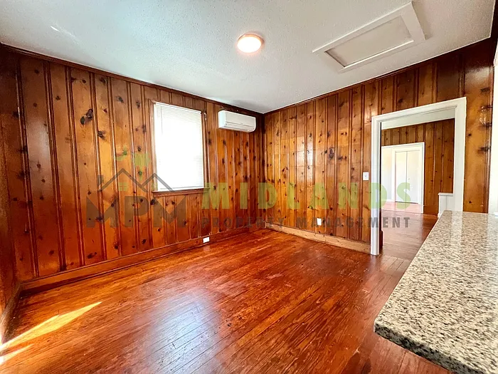 2326 Stark St #B — Photo 9