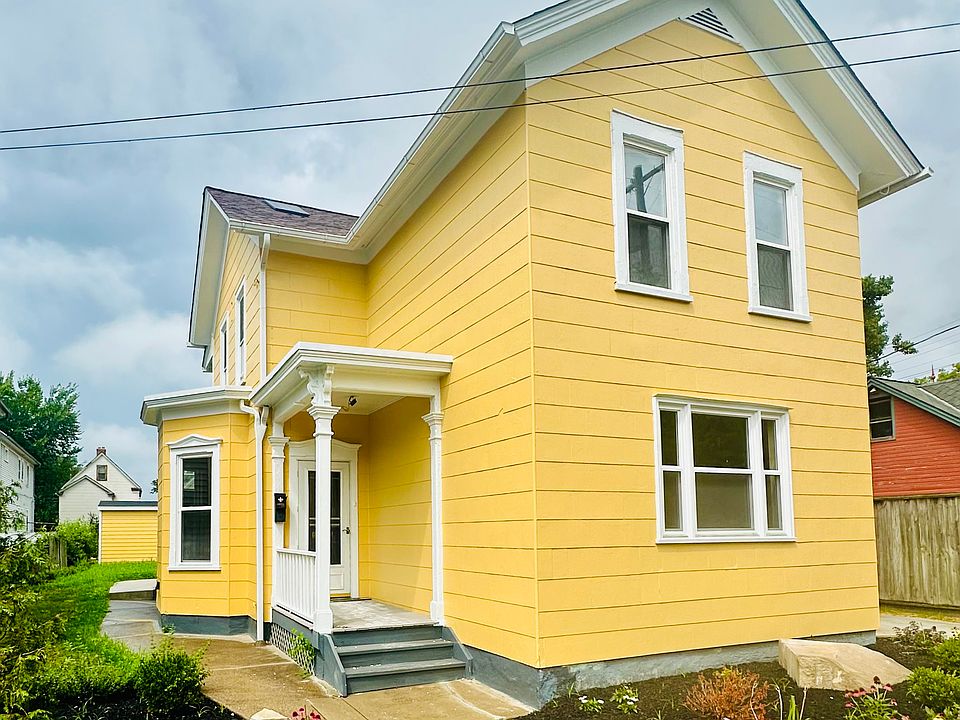 Welcome home to 2236 Holmden Ave!