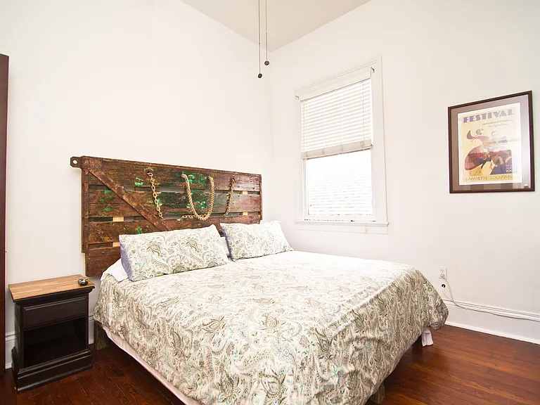 2320 Marengo St — Photo 7