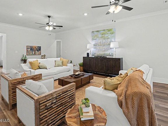 4th image of 7727 Magnolia Loop