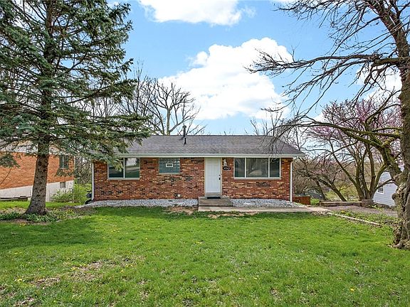 2nd image of 4842 Hamlin Dr