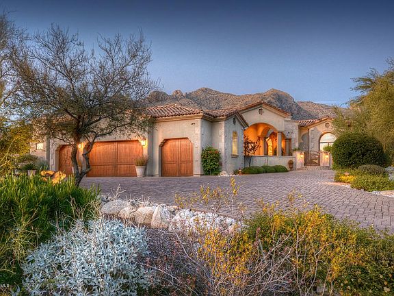 3rd image of 1507 E Desert Garden Dr