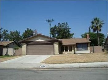 1st image of 4594 N Lakewood Dr