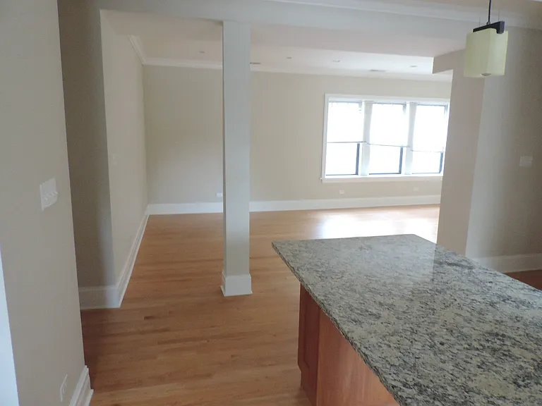 2BD - Kitchen & Living Area